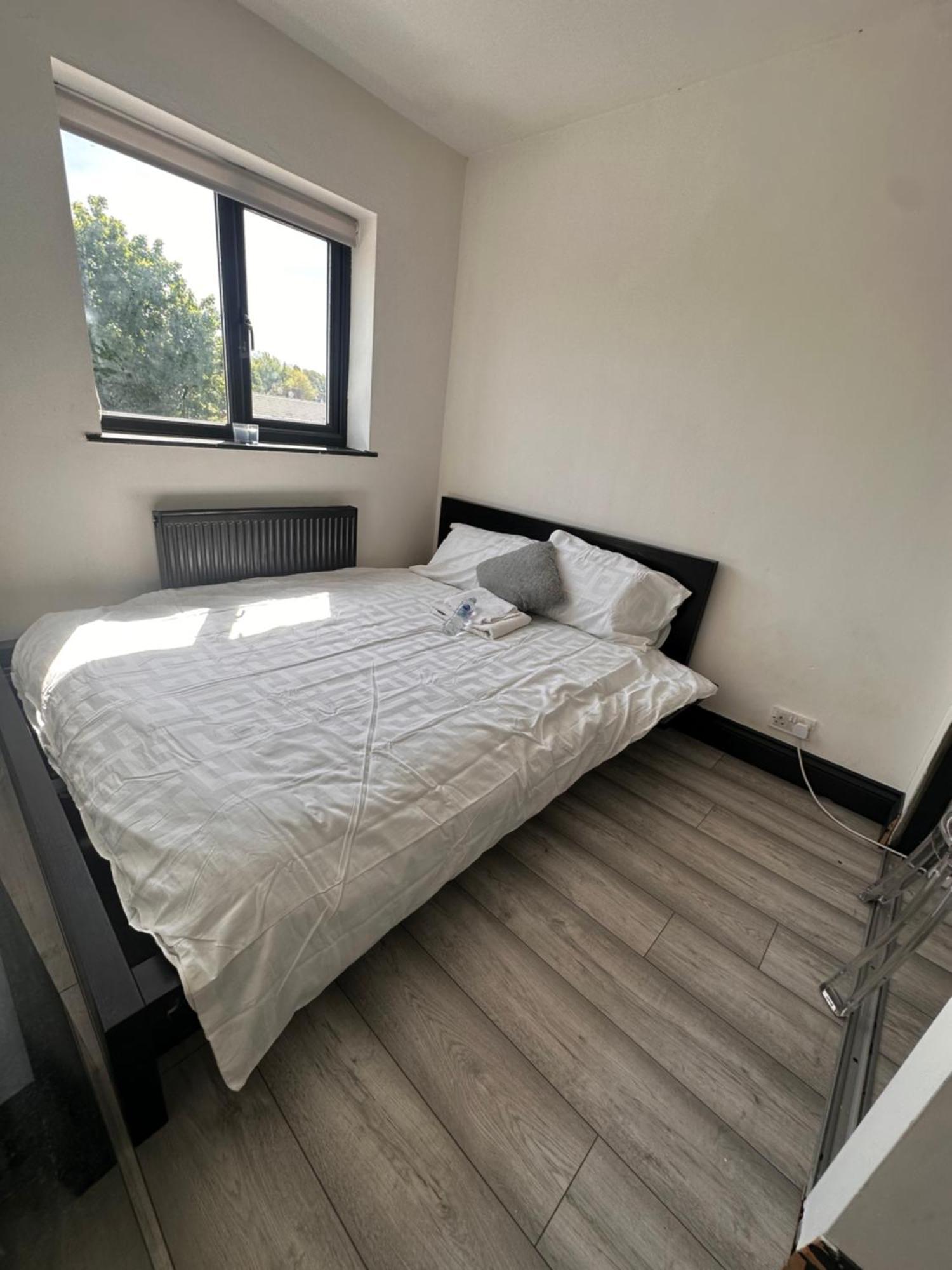 Spacious Double Near Train Station เบอร์มิงแฮม ภายนอก รูปภาพ